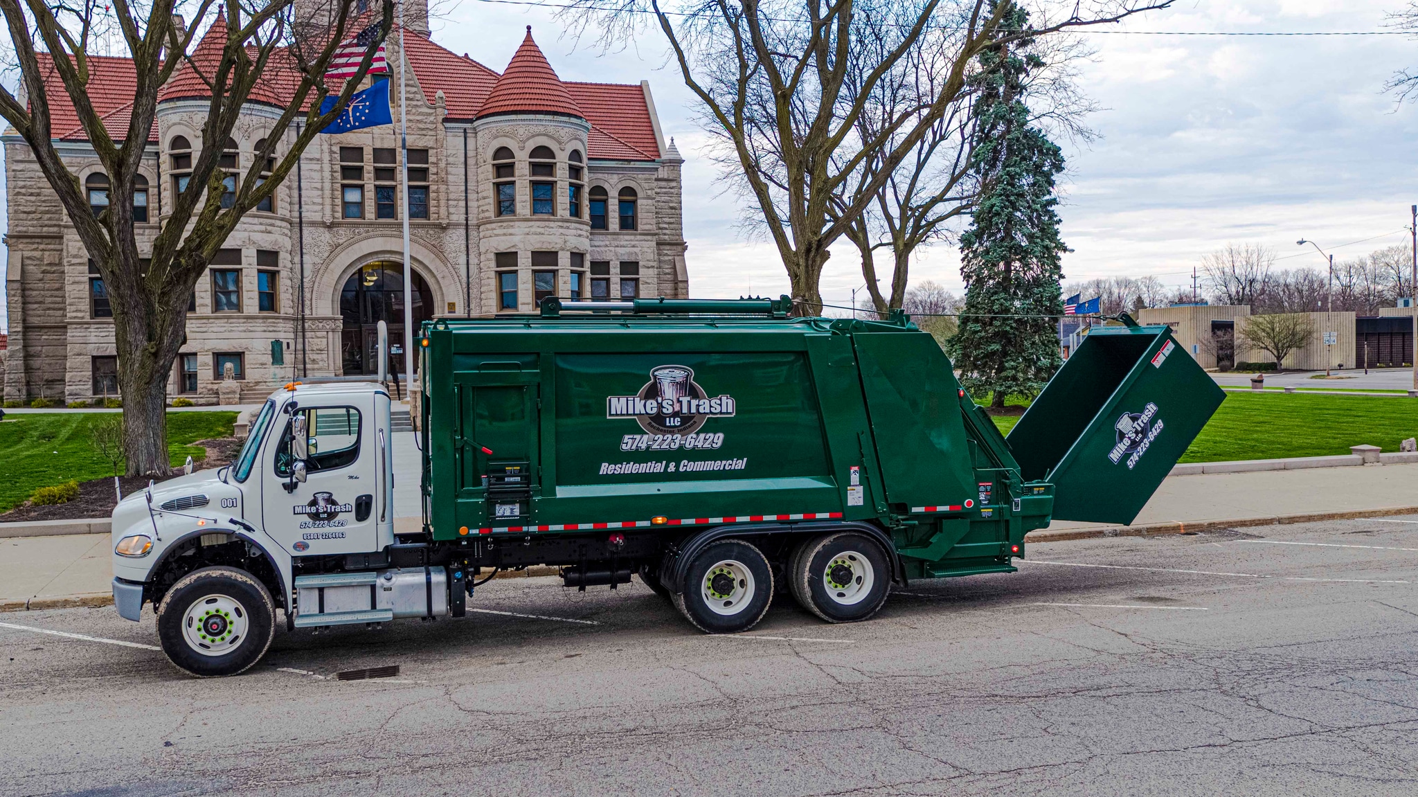 Commercial roll-off dumpster service